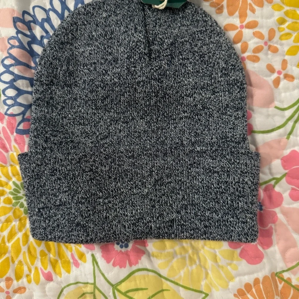 NWT u of m Michigan beanie hat - Picture 3 of 3